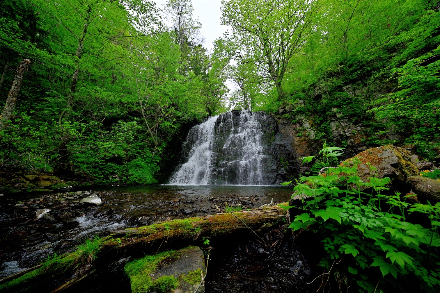 イナシベツの滝